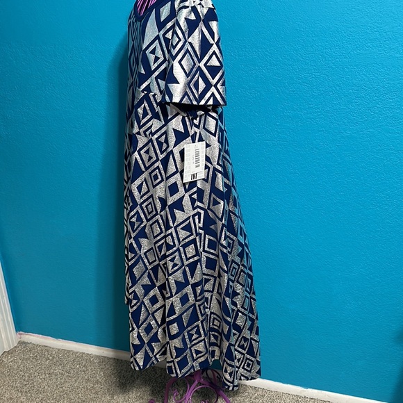 Lularoe Elegant Carly Dress NWT navy and silver. Size M but fits up to XL - Picture 3 of 8